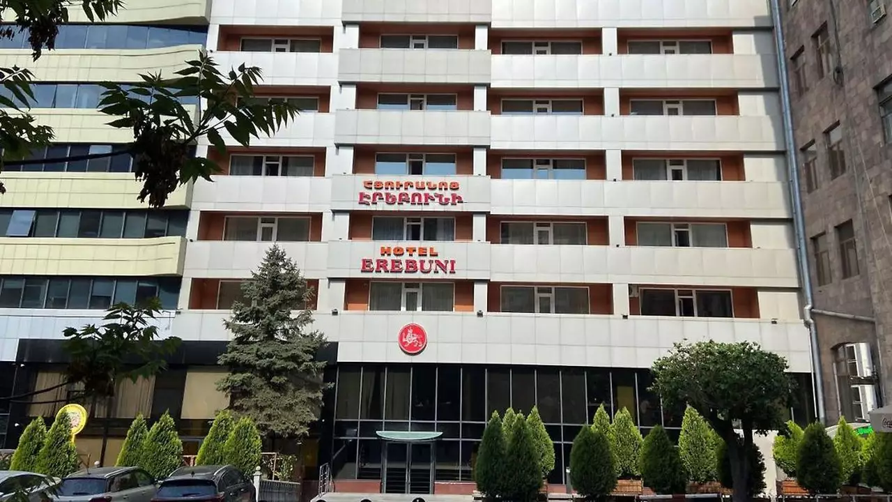 HOTEL EREBUNI